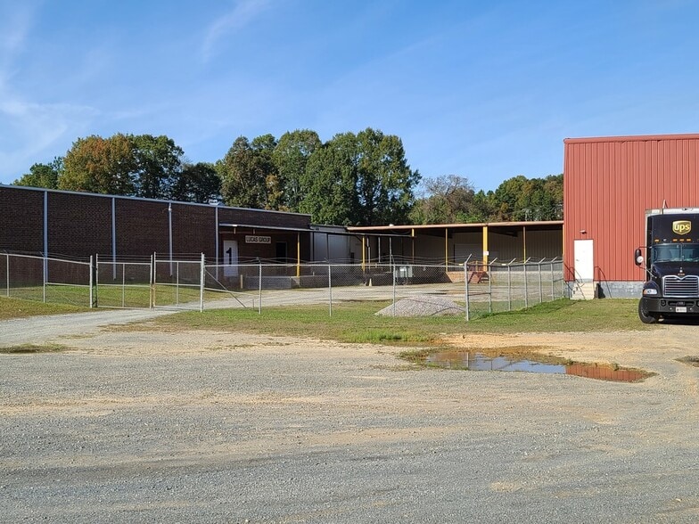 More Photos Of 6027 Stitt St, Monroe Warehouse For Lease