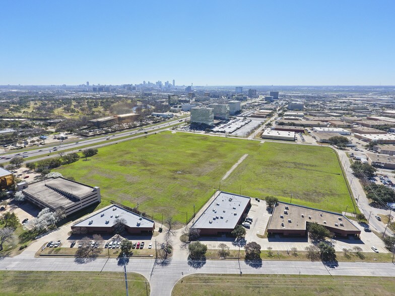 More Photos Of 1430 Regal Row, Dallas Showroom For Lease