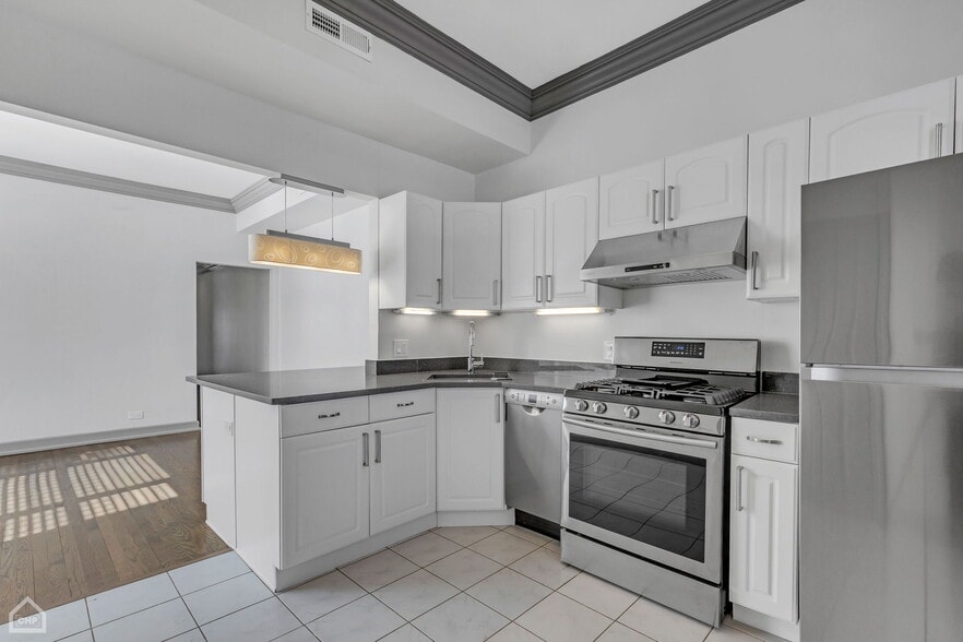 More Photos Of 4745 S Saint Lawrence Ave, Chicago Apartments For Sale