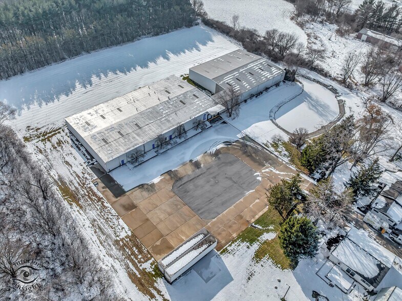 More Photos Of 311 E Corning Rd, Beecher Warehouse For Lease