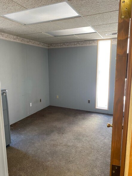More Photos Of 1226 N Michigan Ave, Saginaw Office For Sale