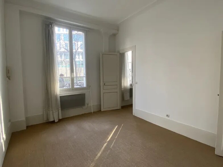 More Photos Of 13 Boulevard Pereire, Paris Office For Sale