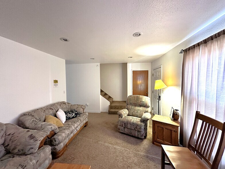 More Photos Of 309 8th St, Hugo Apartments For Sale