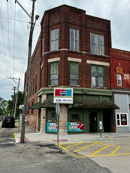 More Photos Of 134 E Market St, Colchester Restaurant For Sale