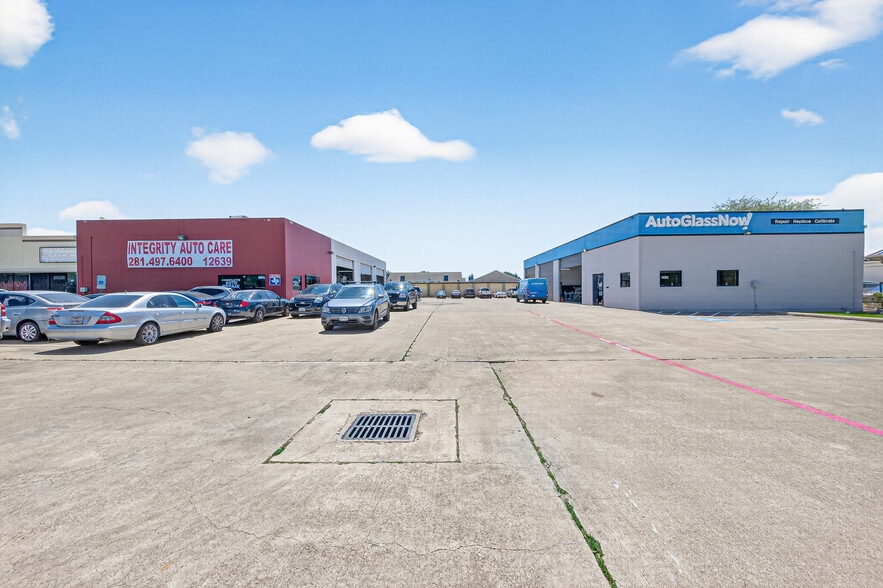 Primary Photo Of 12641 Westheimer Rd, Houston Auto Repair For Sale