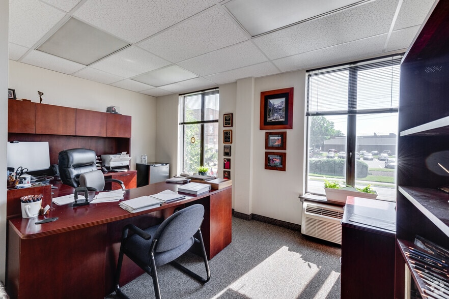 More Photos Of 3900 University Dr, Fairfax Office For Lease
