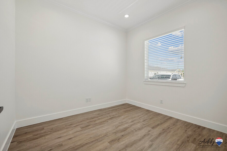 More Photos Of 18920-18944 Kuykendahl Rd, Spring Office For Sale