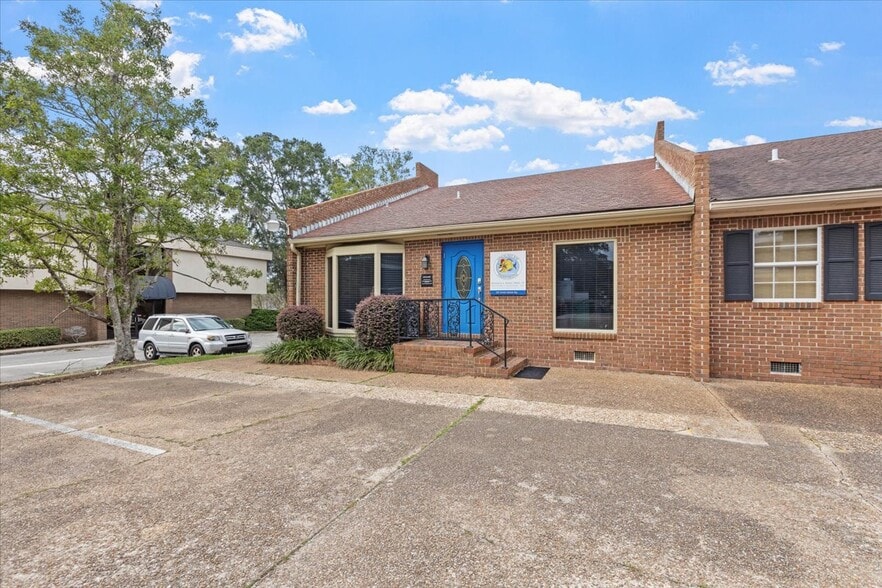More Photos Of 235-237 John Knox Rd, Tallahassee Medical For Sale