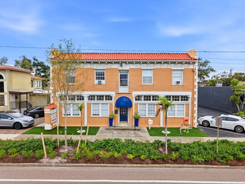 Primary Photo Of 7024 Central Ave, Saint Petersburg Medical For Lease
