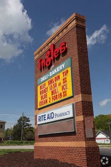 More Photos Of 3320 Thompson Bridge Rd, Gainesville Unknown For Lease