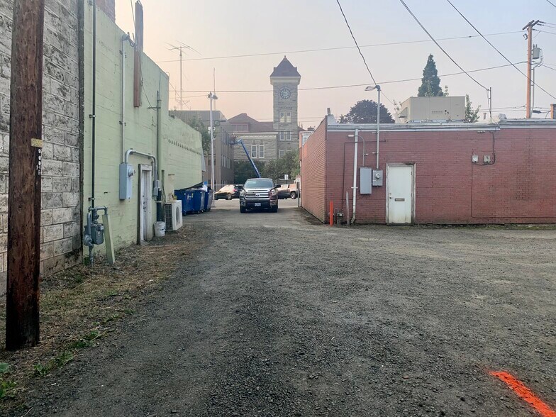 More Photos Of 772-780 Main St, Dallas Storefront For Sale