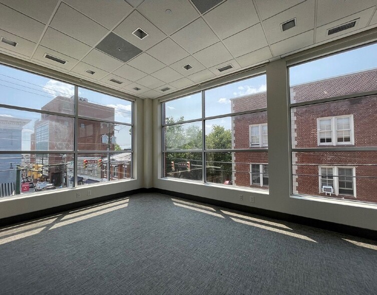 More Photos Of 401 E Market St, Charlottesville Office For Lease