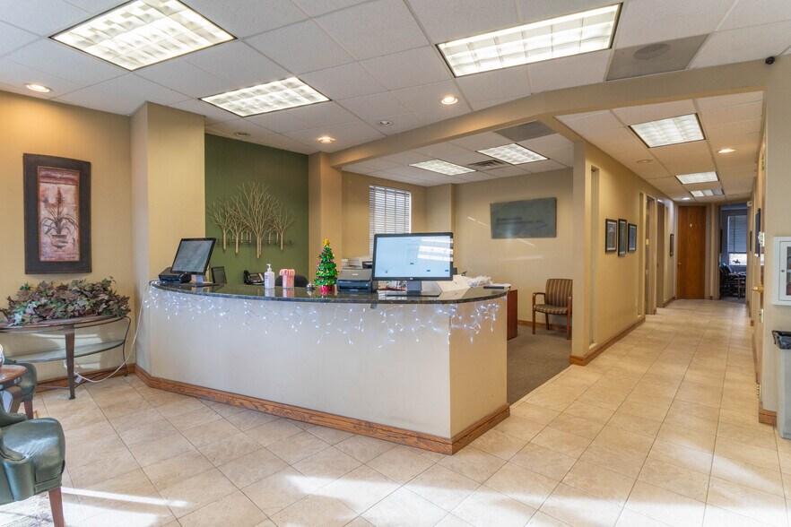 More Photos Of 5801 Logan St, Denver Research And Development For Lease