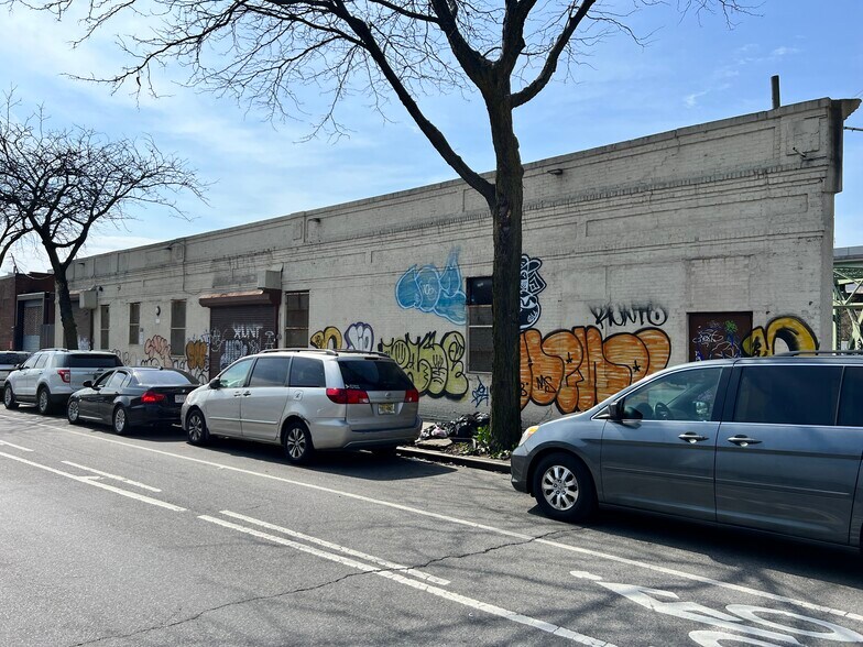 More Photos Of 825 Garrison Ave, Bronx Industrial For Sale