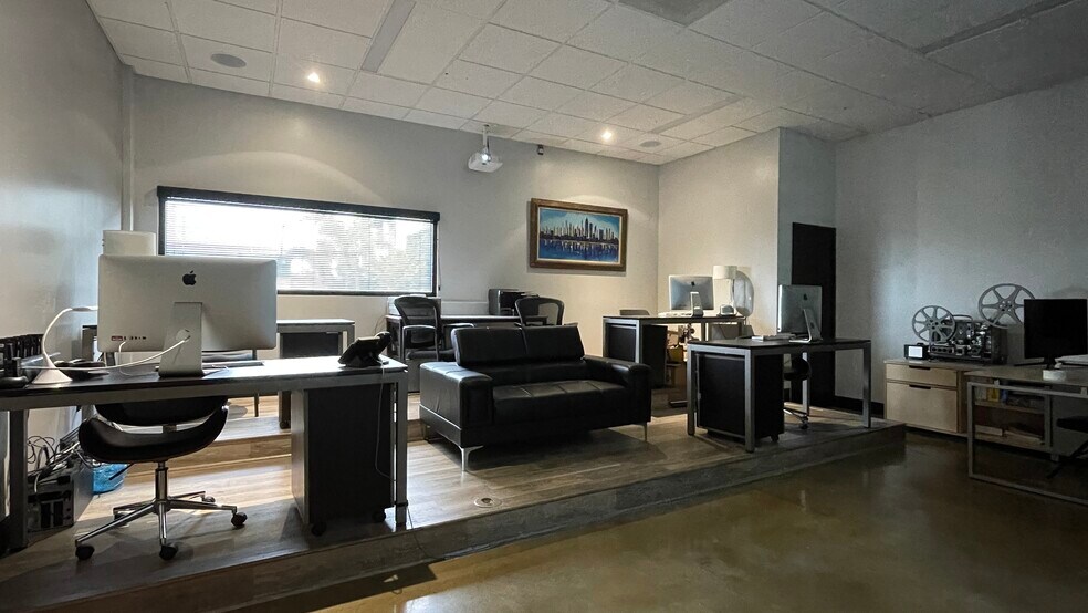 More Photos Of 302 Oceanside Blvd, Oceanside Service For Sale