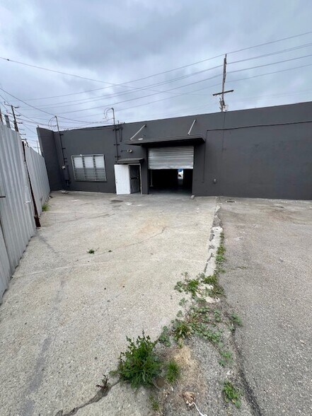 More Photos Of 3221 Union Pacific Ave, Los Angeles Warehouse For Lease