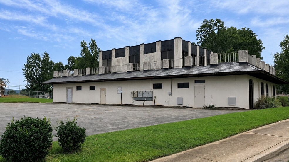 More Photos Of 2600 Langhorne Rd, Lynchburg Office For Sale