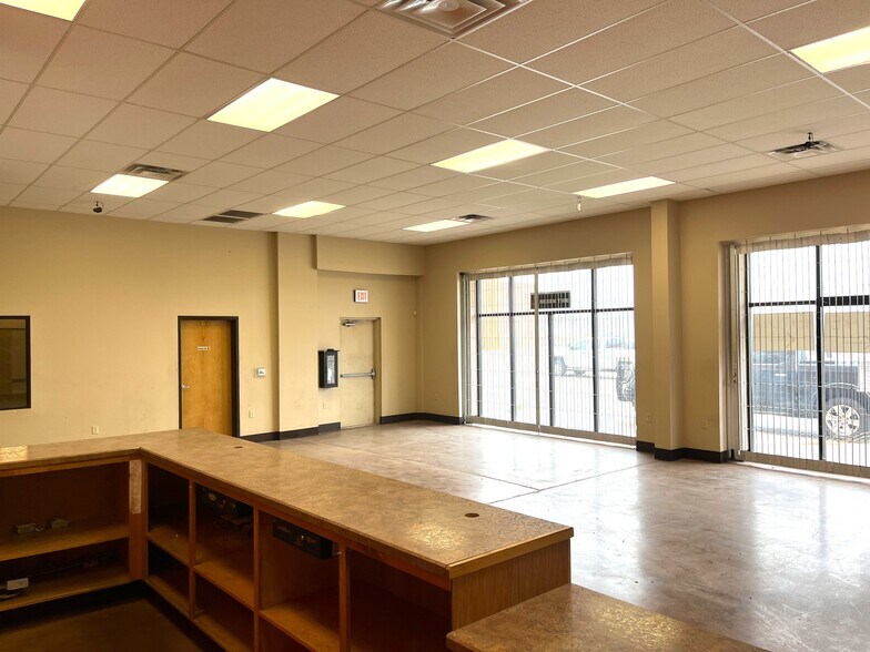 More Photos Of 4248 Sherwood Way, San Angelo Restaurant For Sale