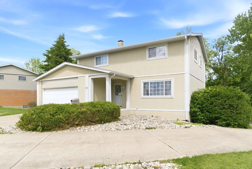 More Photos Of 10 Fairway Dr, Springboro Office Residential For Sale