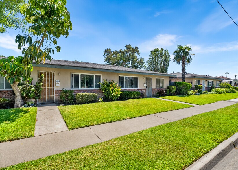 More Photos Of 17062-17104 B Lane, Huntington Beach Apartments For Sale