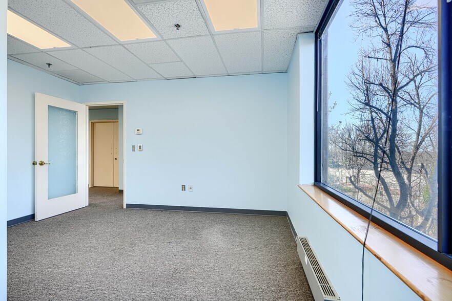 More Photos Of 8815 Centre Park Dr, Columbia Medical For Lease