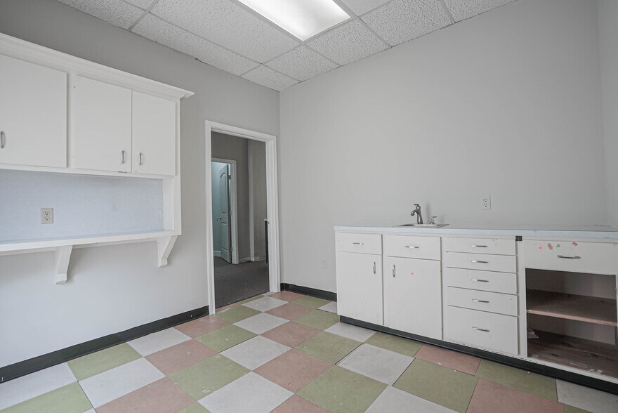 More Photos Of 14721 Pebble Bend Dr, Houston Medical For Sale