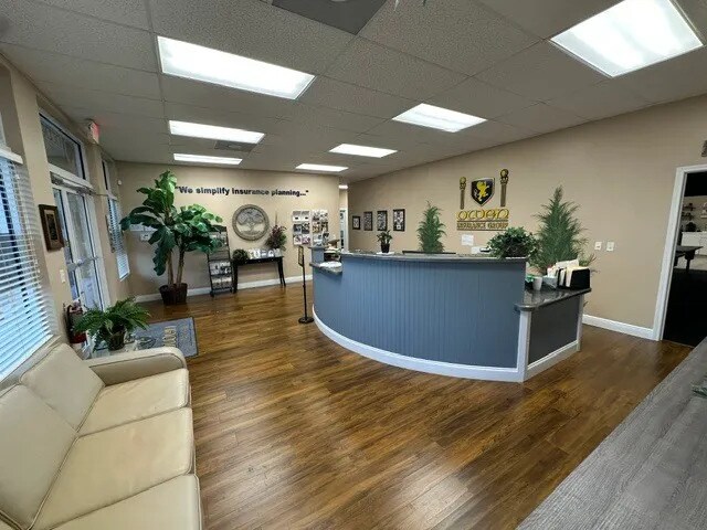 More Photos Of 1601-1619 NW Federal Hwy, Stuart Storefront Retail Office For Lease