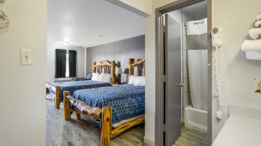 More Photos Of 2701 S Burleson Blvd, Burleson Hotel For Sale