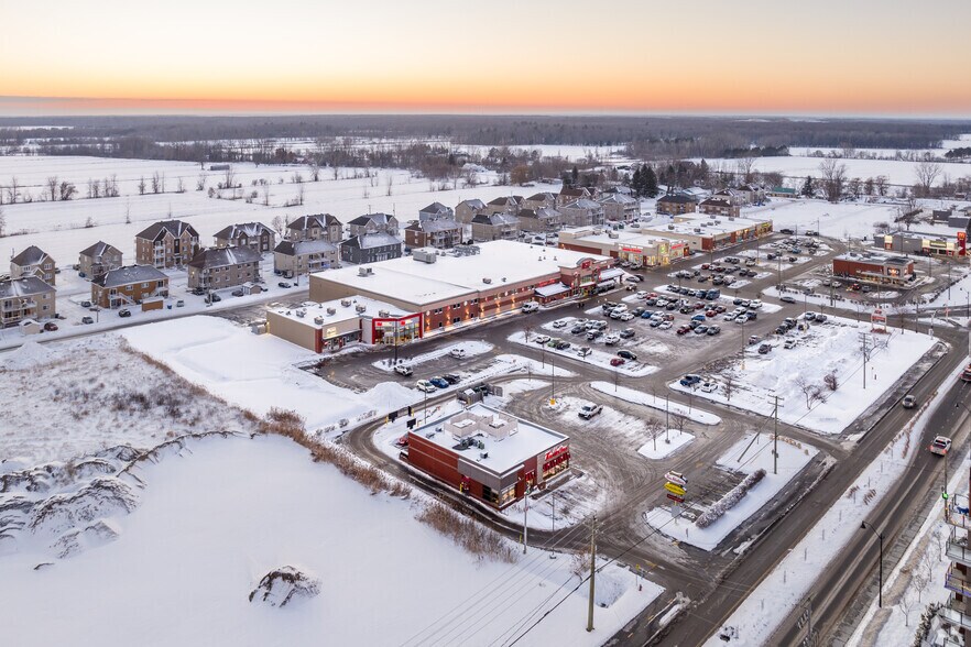 More Photos Of 89 De Ch, Lavaltrie Unknown For Lease