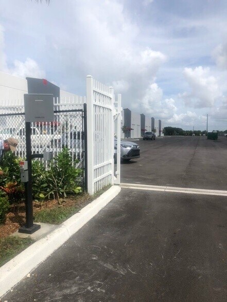 More Photos Of 1750 SE 38th Ave, Homestead Warehouse For Lease