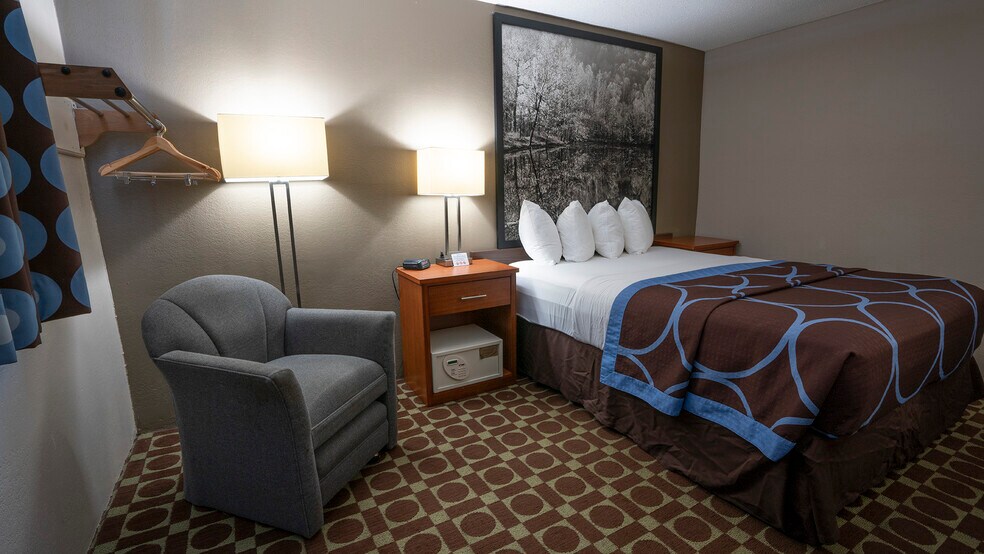 More Photos Of 2006 S Haynes Ave, Miles City Hotel For Sale