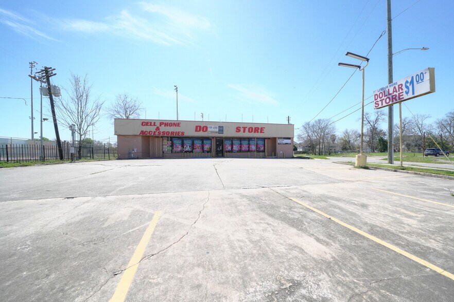 More Photos Of 4906 Harrisburg Blvd, Houston Storefront For Sale
