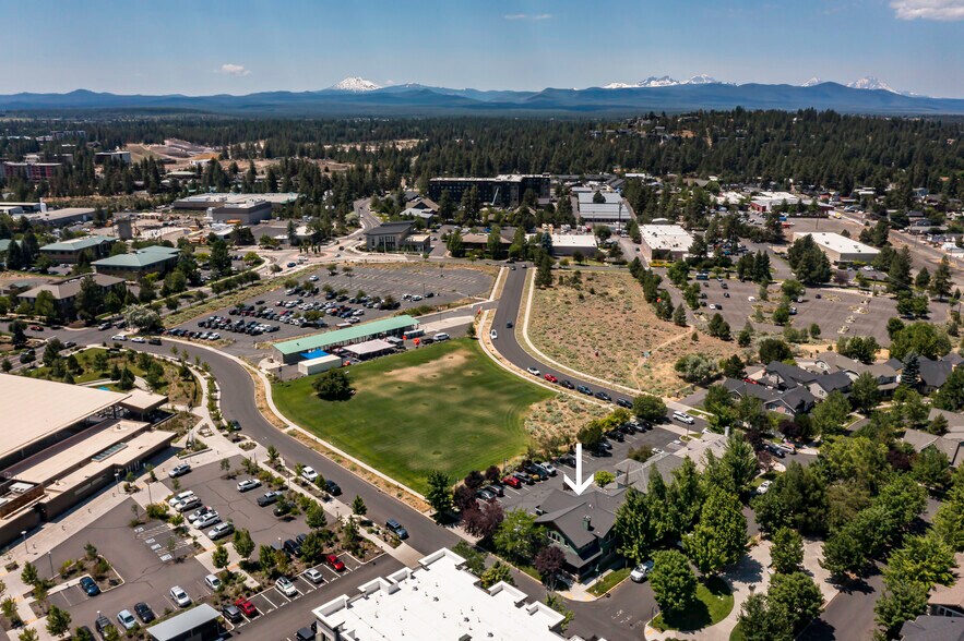 More Photos Of 796 SW Bradbury Way, Bend Office For Lease