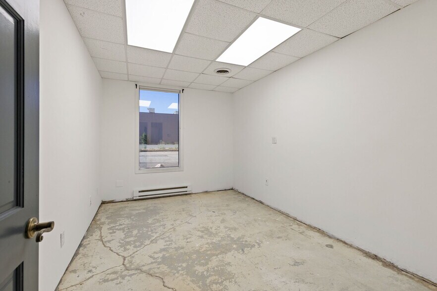 More Photos Of 1700 55th St, Boulder Warehouse For Sale