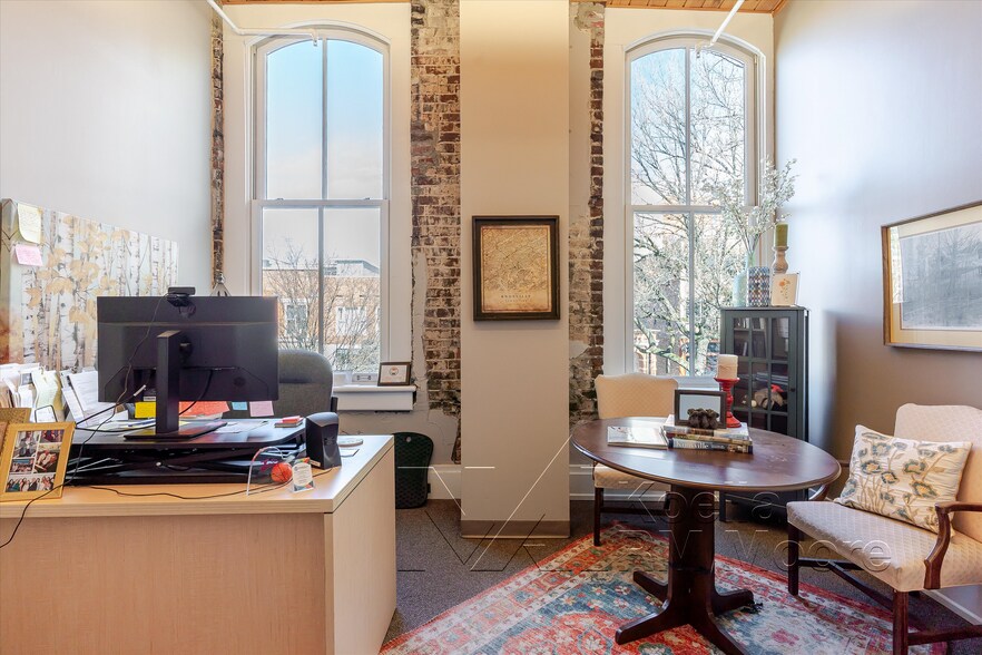 More Photos Of 17 Market Sq, Knoxville Storefront Retail Office For Sale