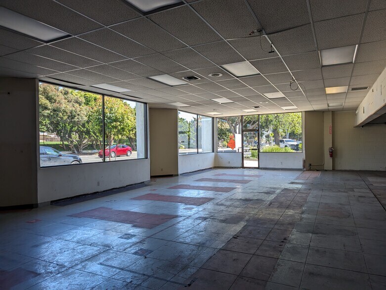 More Photos Of 1350 E Thompson Blvd, Ventura General Retail For Sale