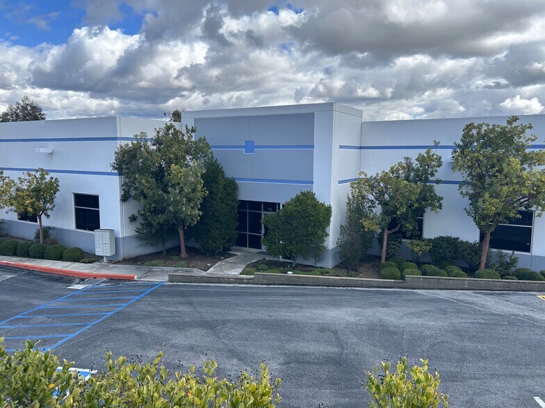 More Photos Of 28920 Avenue Penn, Valencia Warehouse For Lease
