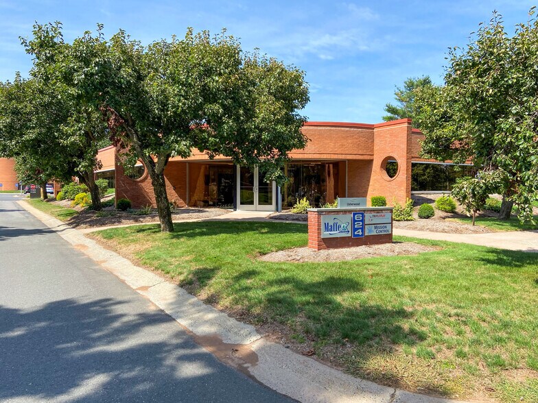 More Photos Of 624 Hebron Ave, Glastonbury Freestanding For Lease