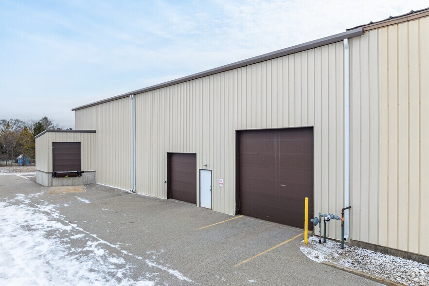 More Photos Of 651 Columbus Ave, West Branch Warehouse For Lease