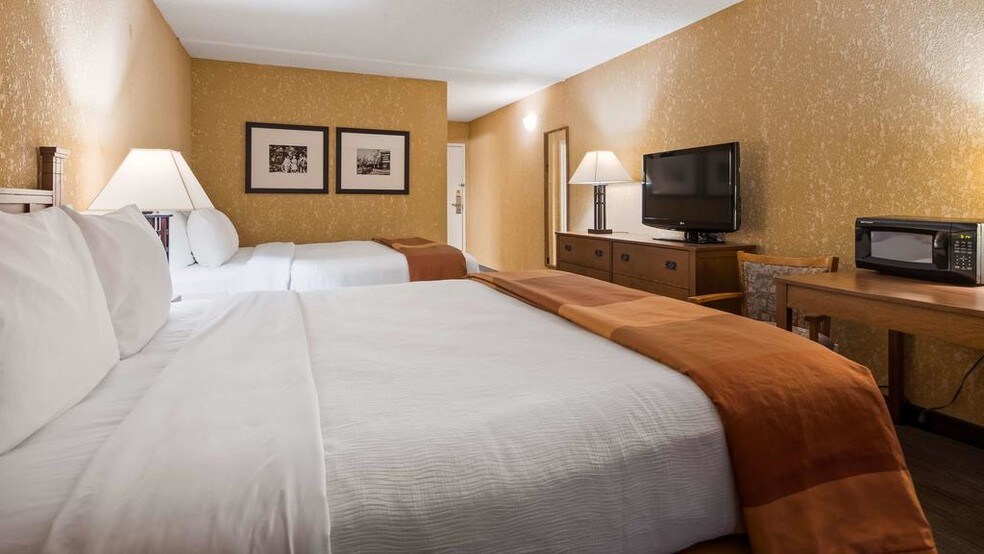 More Photos Of 8514 State Highway 76, Branson West Hotel For Sale