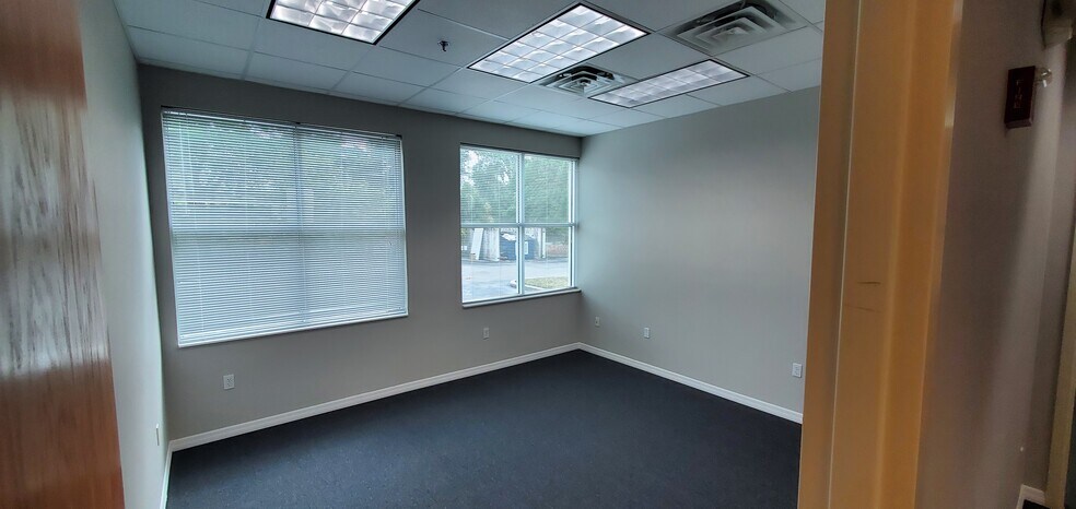 More Photos Of 1277 N Semoran Blvd, Orlando Office For Lease
