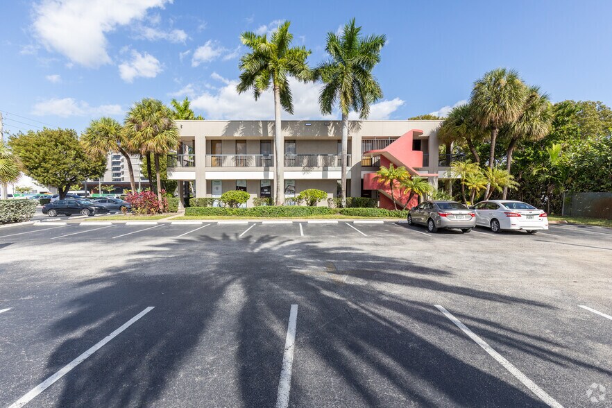 More Photos Of 3901 NW 79th Ave, Doral Medical For Lease