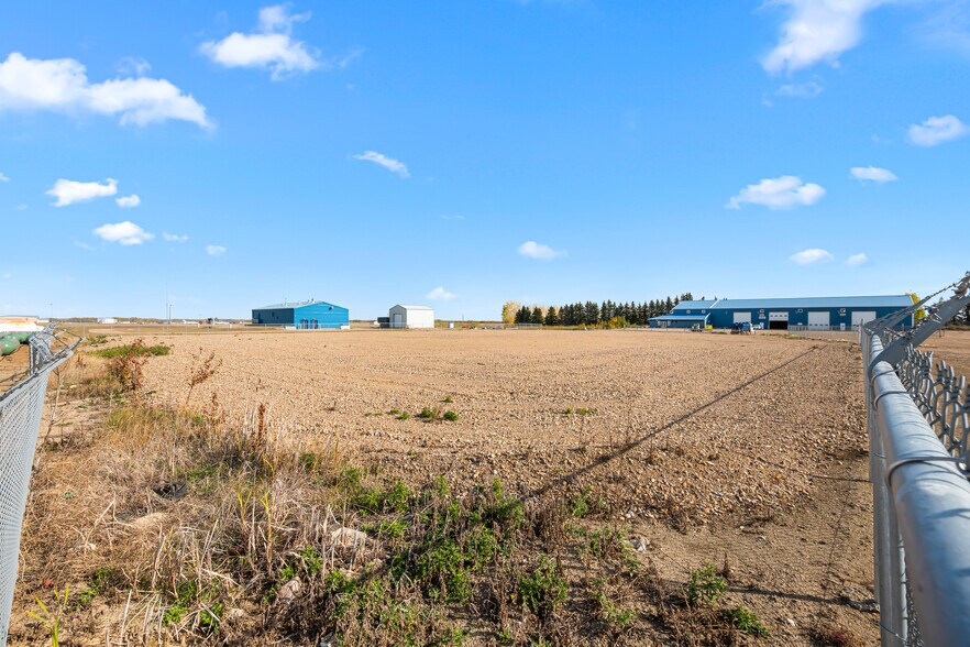 More Photos Of 501077 RR13 Airport Rd, Lloydminster Warehouse For Lease