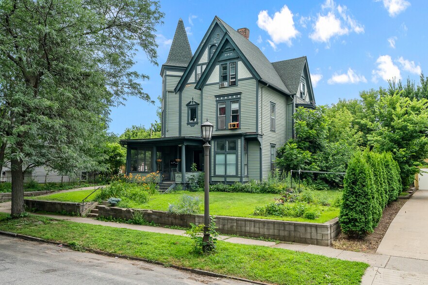 Primary Photo Of 606 Dayton Ave, Saint Paul Apartments For Sale