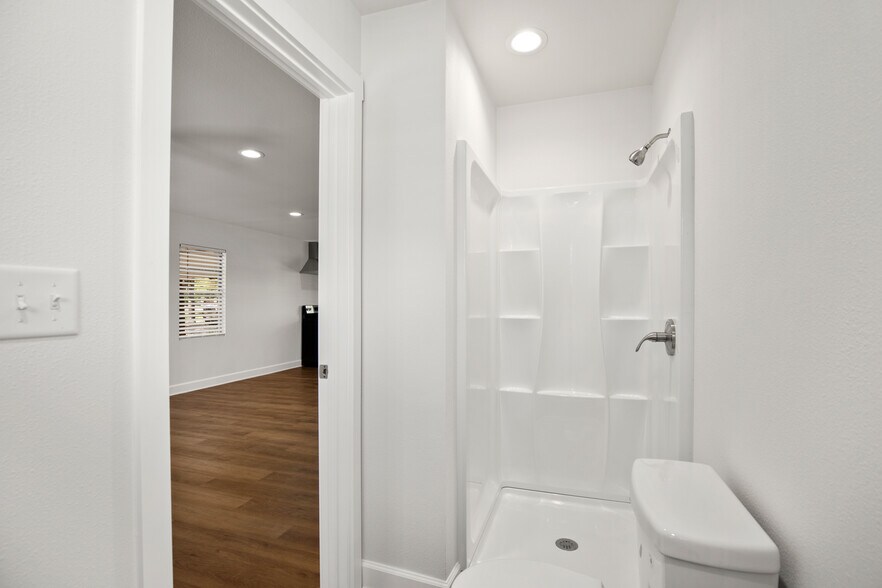 More Photos Of 603 W Highway 290, Dripping Springs Office For Sale