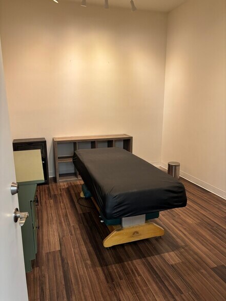 More Photos Of 451-465 Canyon del Rey Blvd, Del Rey Oaks Unknown For Lease