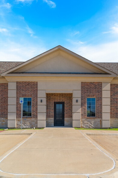 More Photos Of 4800 N Galloway Ave, Mesquite Medical For Sale