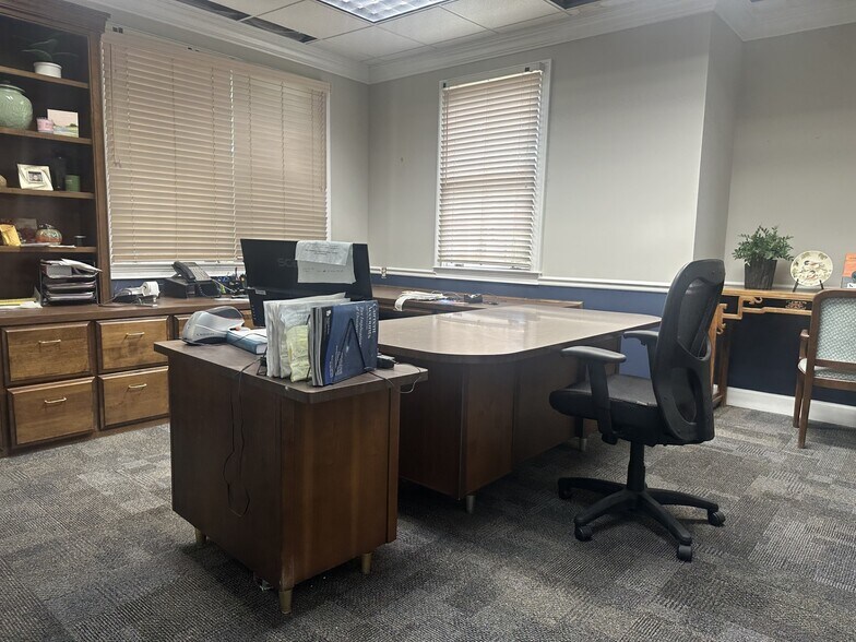 More Photos Of 3006 N Patterson St, Valdosta Office For Sale