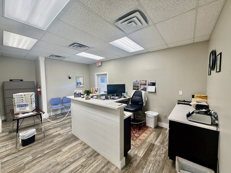 More Photos Of 2318 Pass Rd, Biloxi Office Residential For Lease