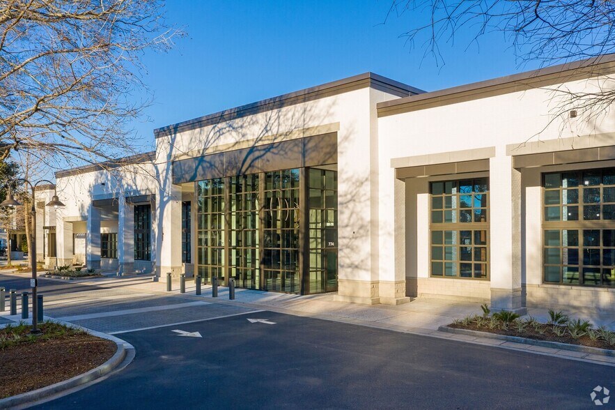 More Photos Of 774 S Shelmore Blvd, Mount Pleasant Medical For Lease